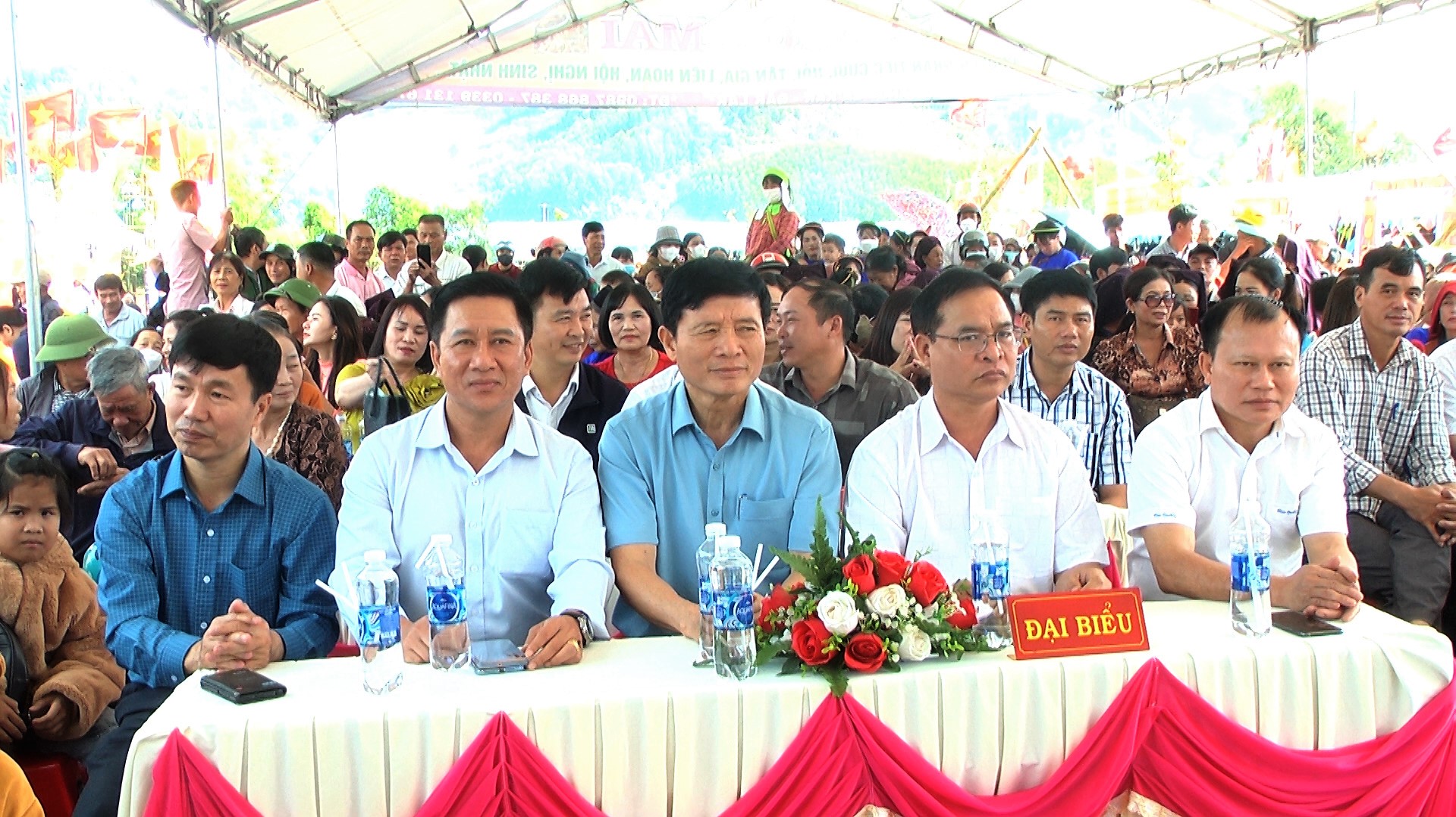 ngoan dunng.00_18_32_20.Still071